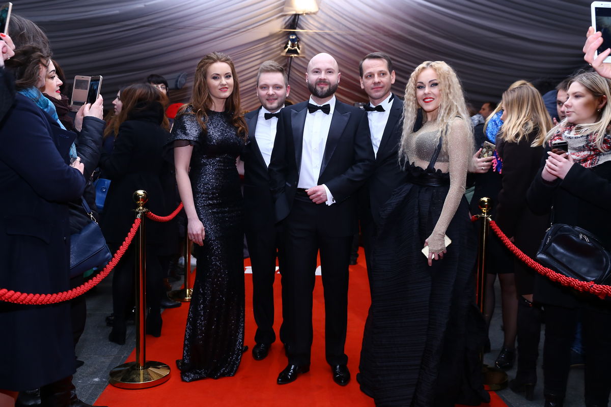 Певица Alyosha вместе с виртуоз-оркестром Kiev Tango Project представила новую версию хита Sweet People