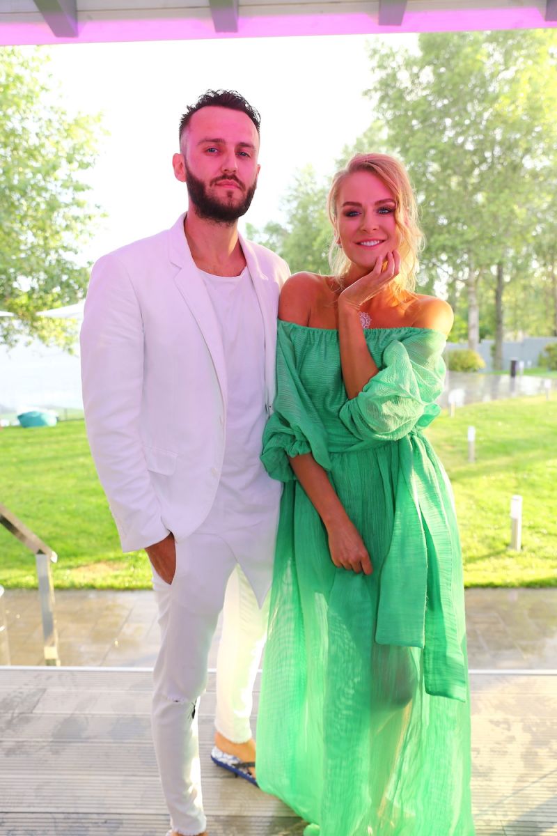 50 оттенков зеленого: звезды в зеленых нарядах на вечеринке Viva!