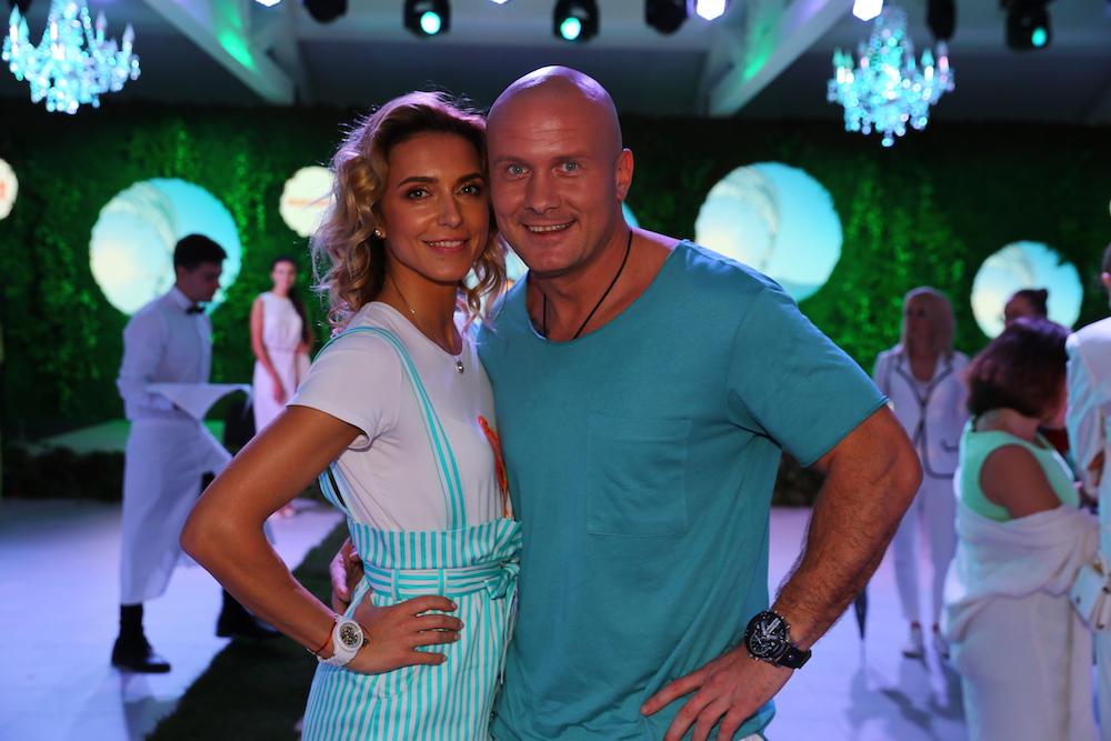 50 оттенков зеленого: звезды в зеленых нарядах на вечеринке Viva!