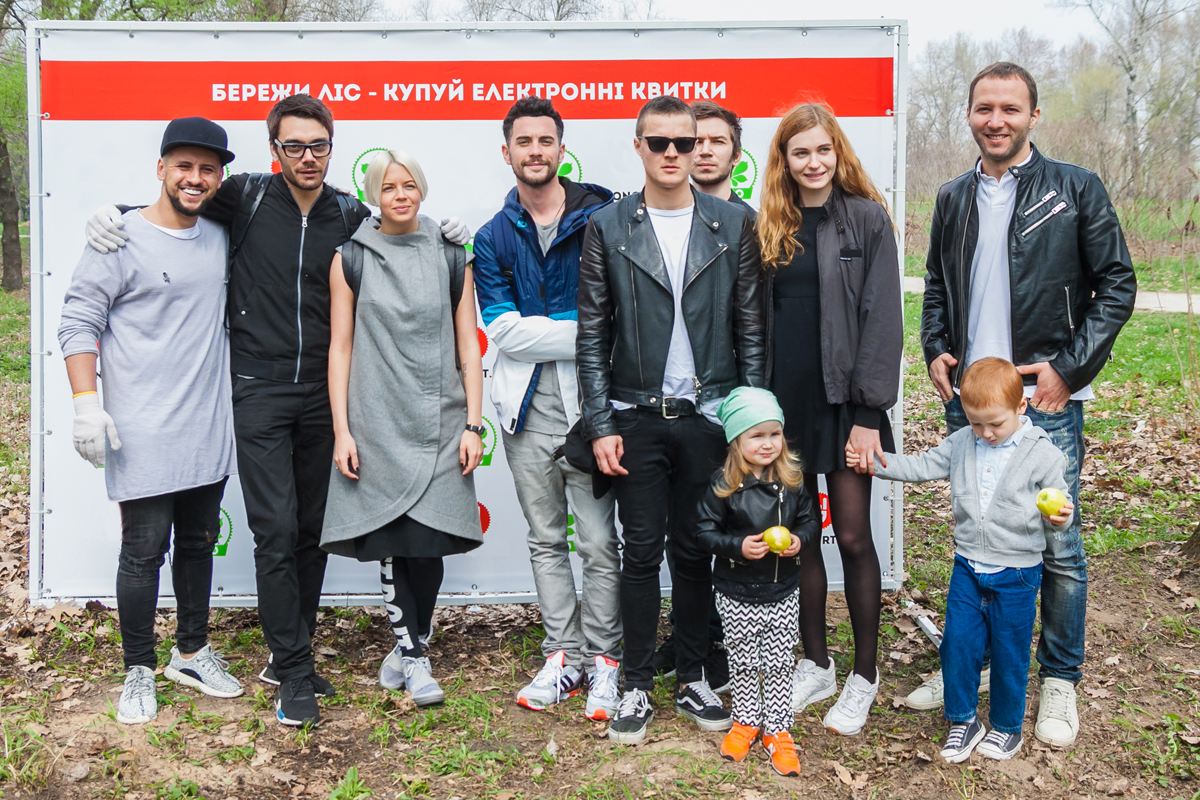 Скрябин, Onuka, Monatik: звезды посадили в Киеве аллею каштанов