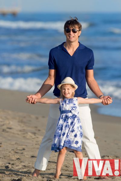 Александр Шовковский с женой Ольгой Аленовой и дочерью Сашей: семейная фотосессия для Viva!