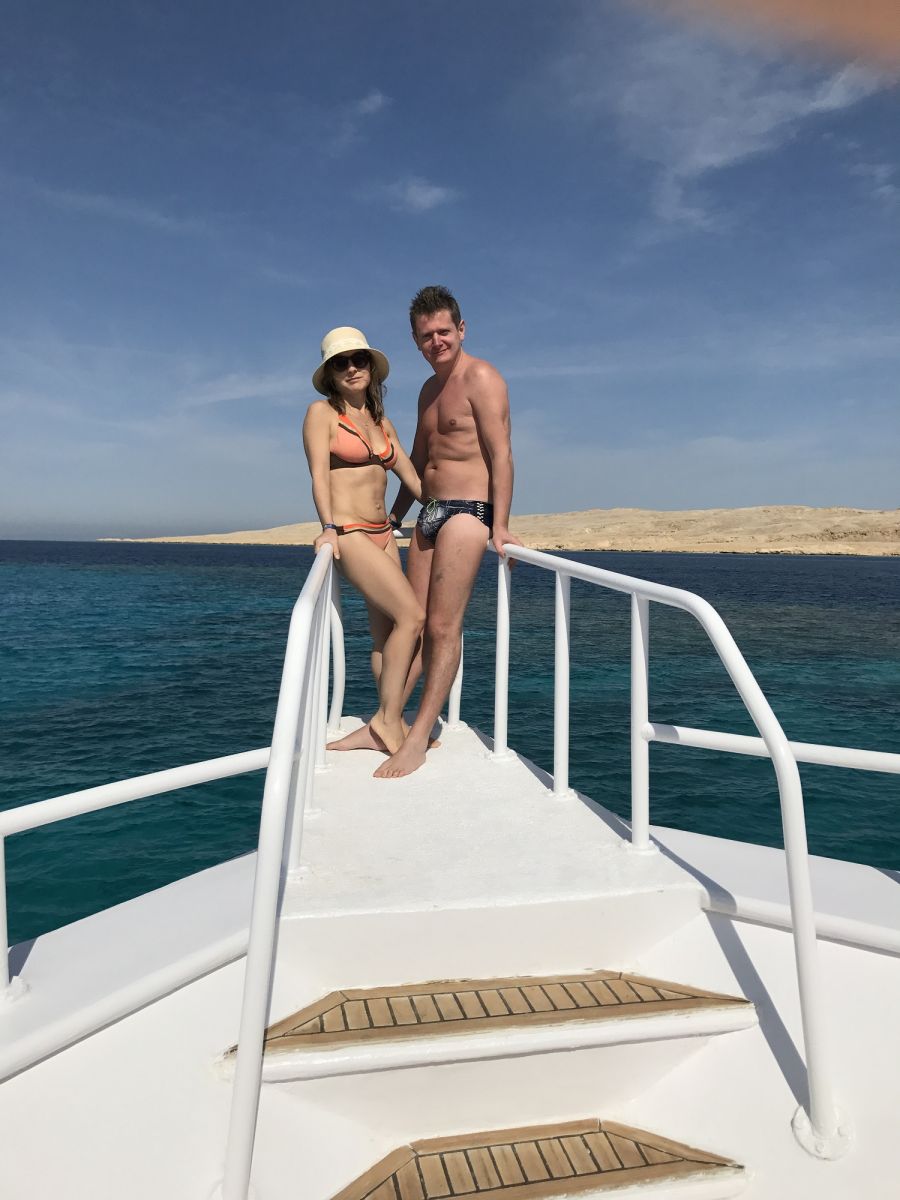 Актер "Дизель Шоу" Евгений Сморигин отдохнул с женой в Египте