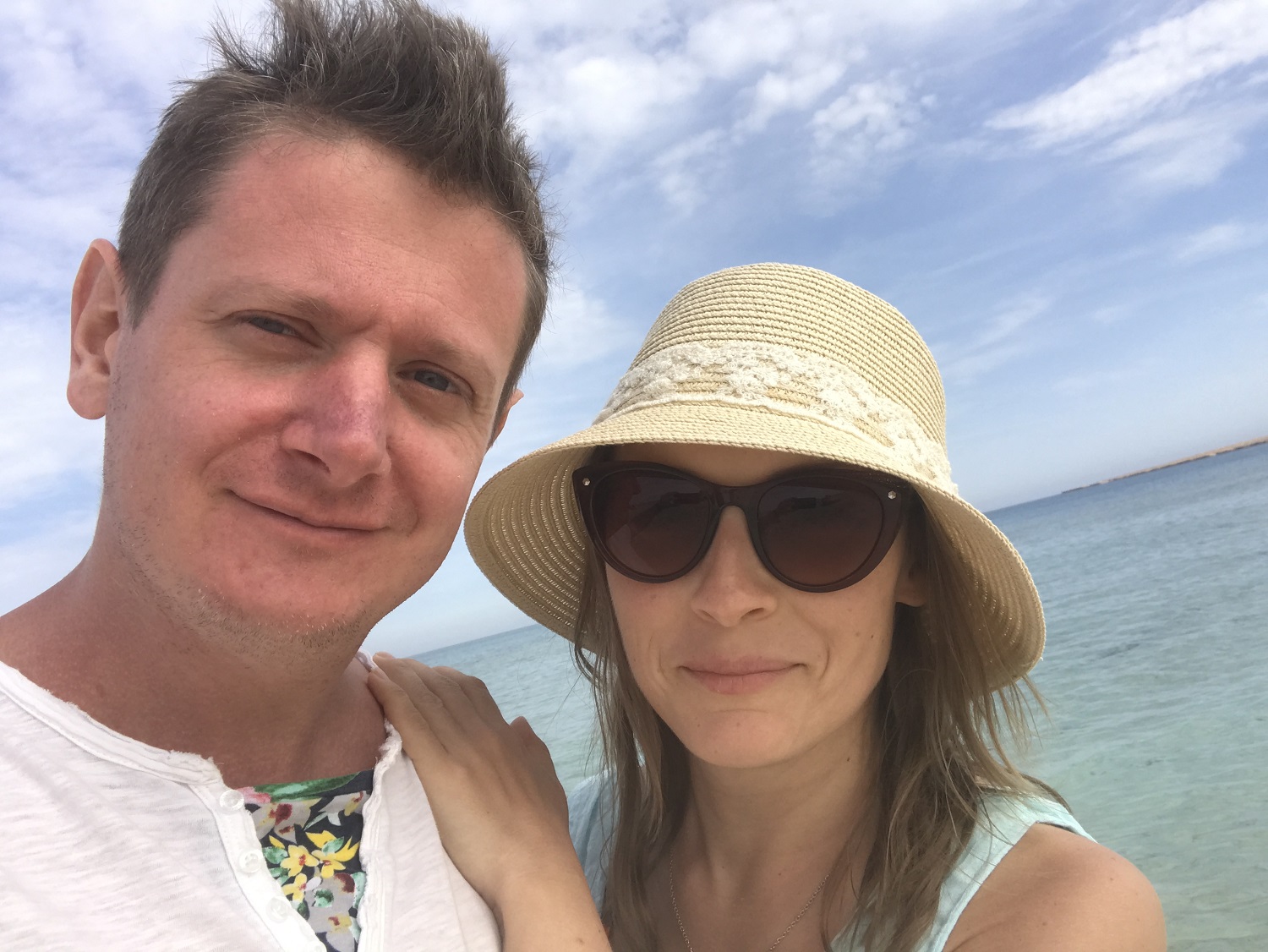 Актер "Дизель Шоу" Евгений Сморигин отдохнул с женой в Египте