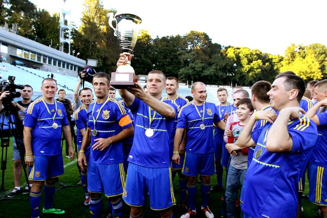 Кривошапко, Фоззи, Положинский: звезды на футбольном матче "за мир"