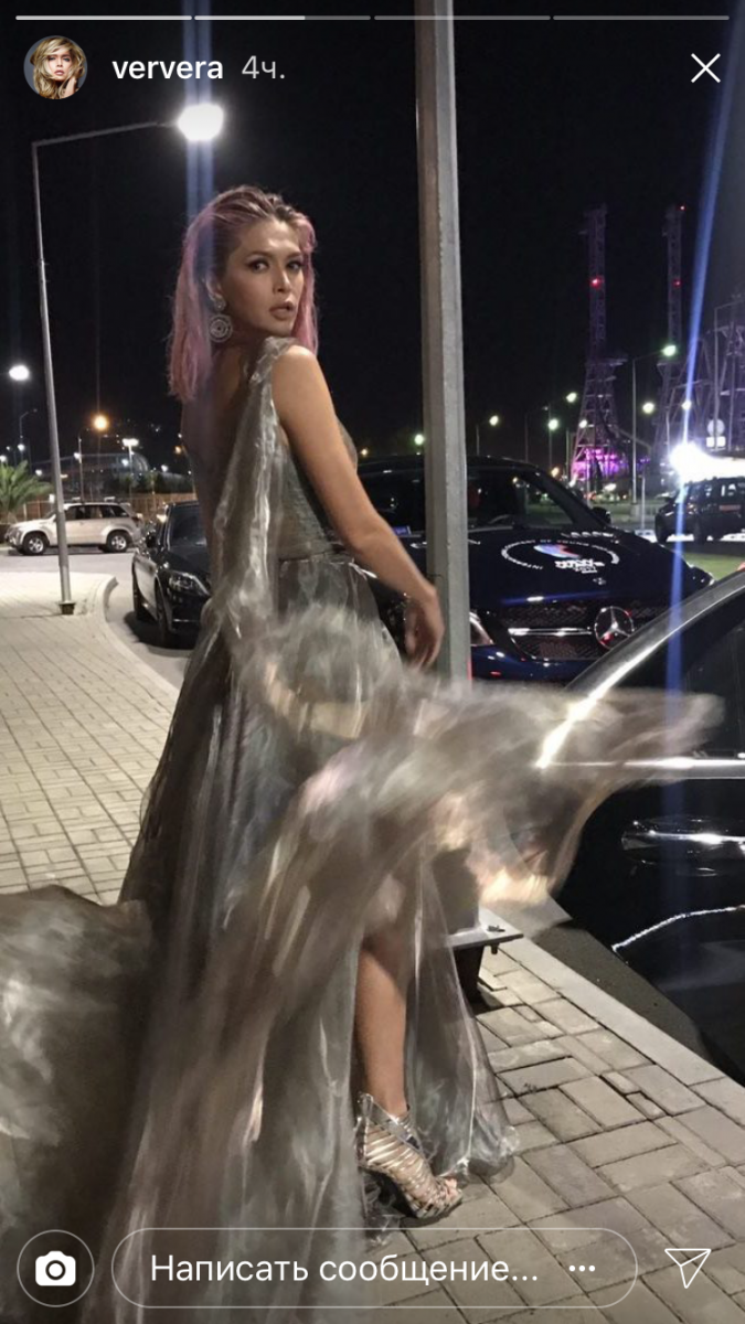 Смелое решение: Вера Брежнева перекрасилась в розвый цвет