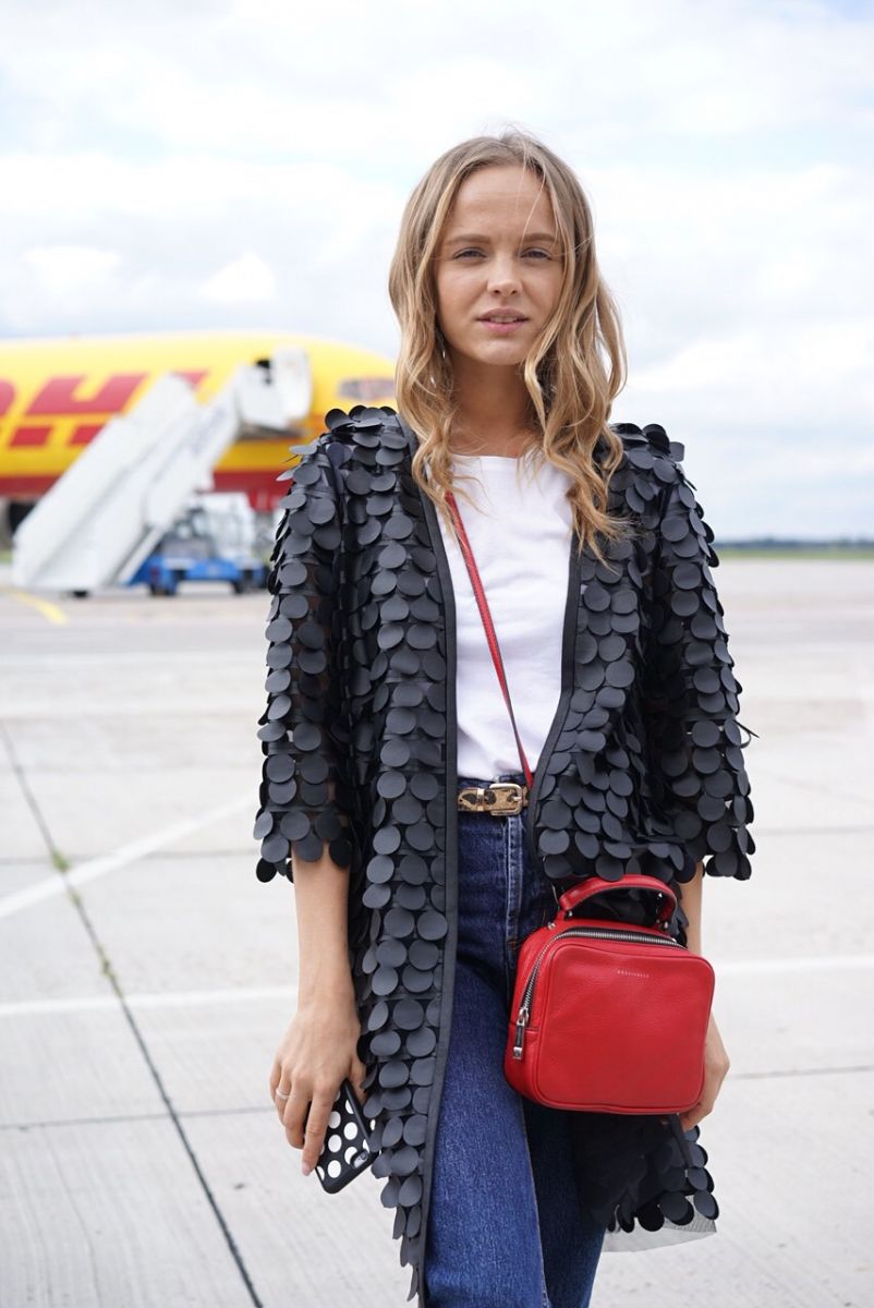 Звезды в аэропорту: репортаж о показе Жана Грицфельдта на взлетной полосе