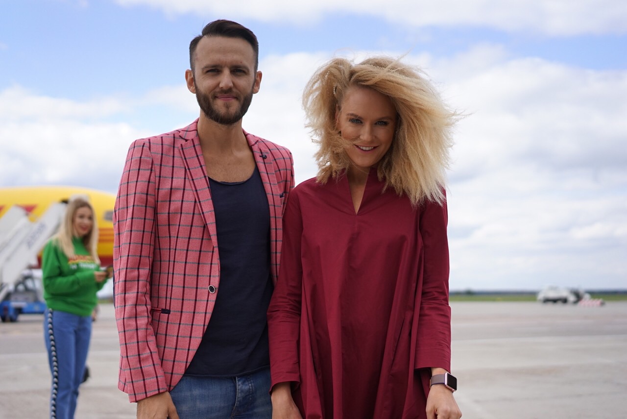 Звезды в аэропорту: репортаж о показе Жана Грицфельдта на взлетной полосе