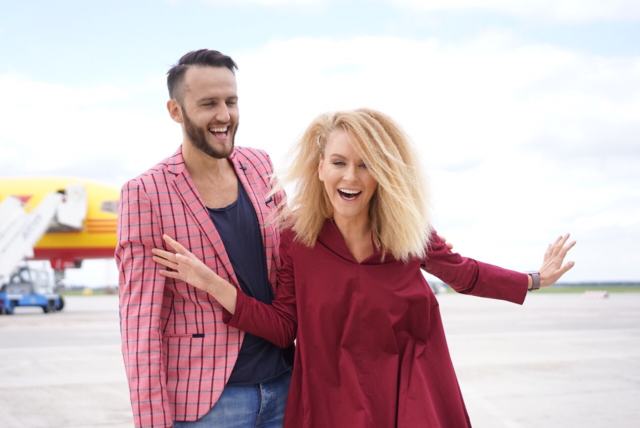 Звезды в аэропорту: репортаж о показе Жана Грицфельдта на взлетной полосе