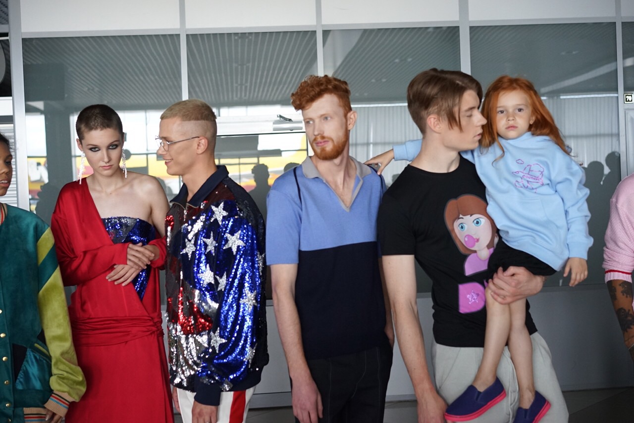 репортаж о показе Жана Грицфельдта на взлетной полосе