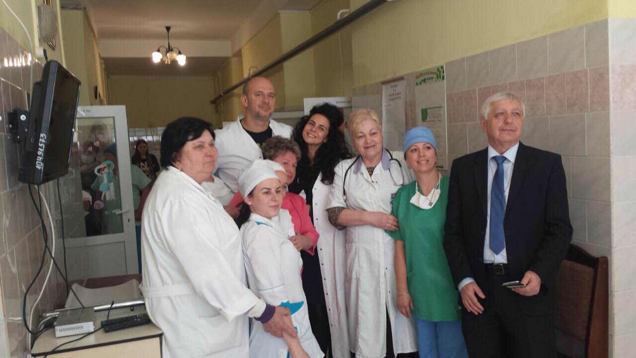 Скандалам вопреки: Потап и Настя поддержали онкобольных детей в Мукачево