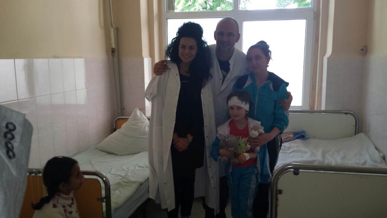 Скандалам вопреки: Потап и Настя поддержали онкобольных детей в Мукачево