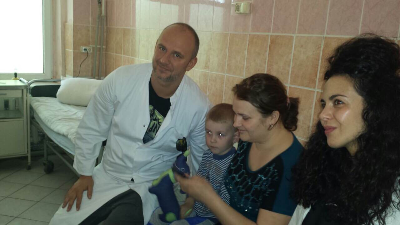 Скандалам вопреки: Потап и Настя поддержали онкобольных детей в Мукачево