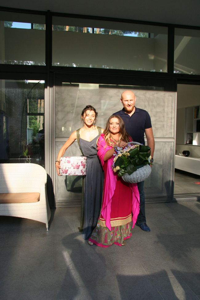 Наталья Могилевская устроила йога-вечеринку с медитациями по случаю своего 41-летия