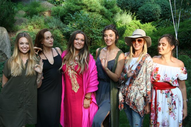 Наталья Могилевская устроила йога-вечеринку с медитациями по случаю своего 41-летия