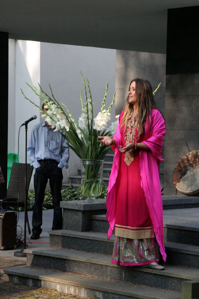 Наталья Могилевская устроила йога-вечеринку с медитациями по случаю своего 41-летия