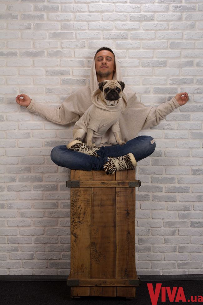 Дима Монатик с собакой