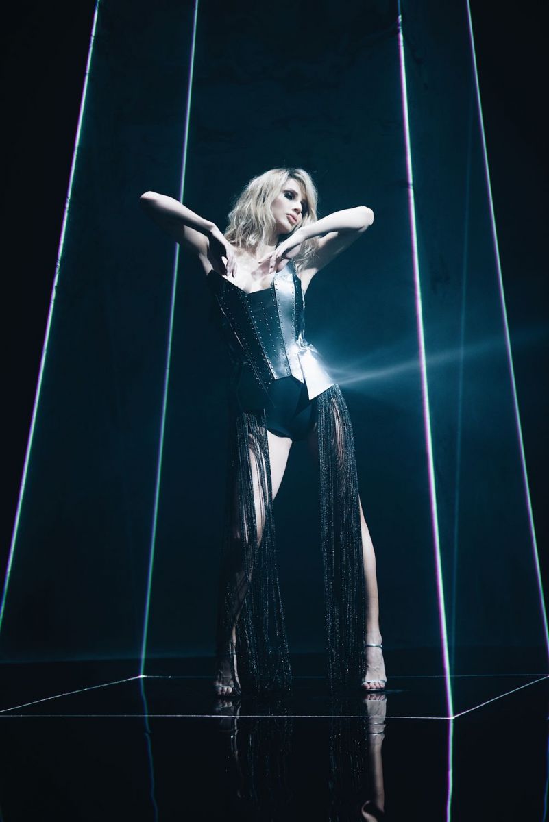 Loboda разбила эксклюзивный автомобиль Rolls-Royce