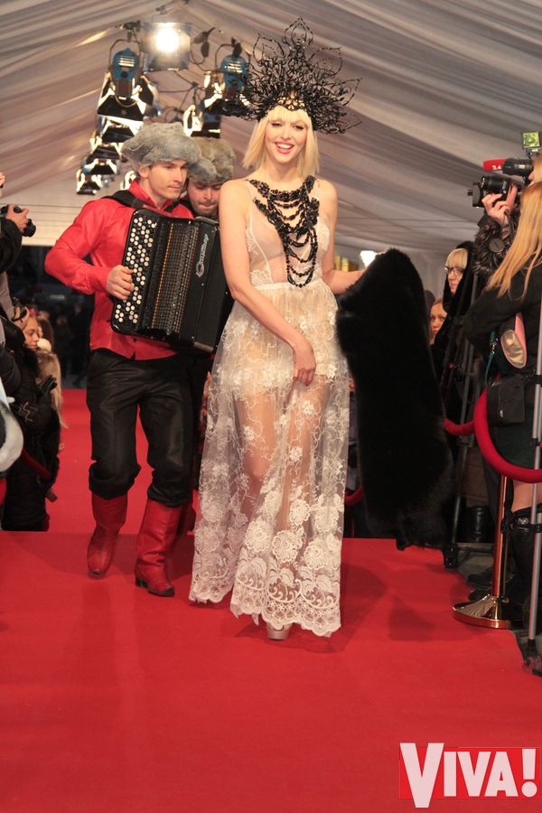 Оля Полякова