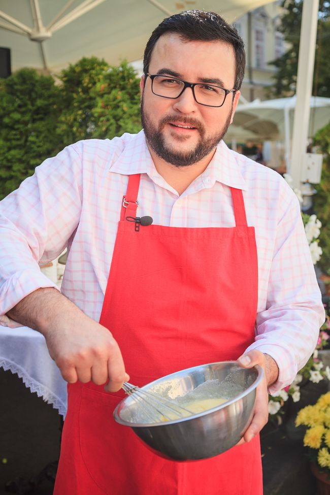 Руслан Сеничкин презентовал обложку своей первой книги