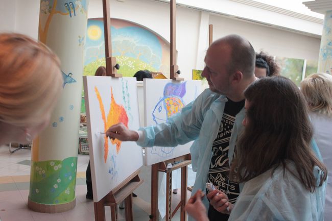 звезды помогают детям с пороком сердца