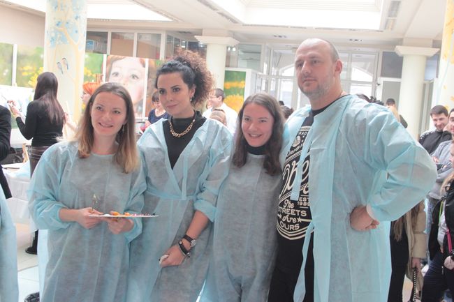 звезды помогают детям с пороком сердца