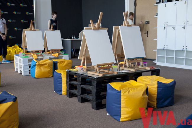 Звездный девичник Viva! Как известные украинки рисовали за бокалом вина