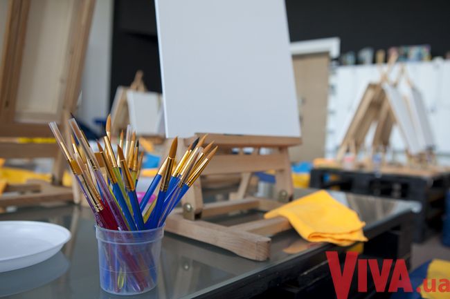 Звездный девичник Viva! Как известные украинки рисовали за бокалом вина