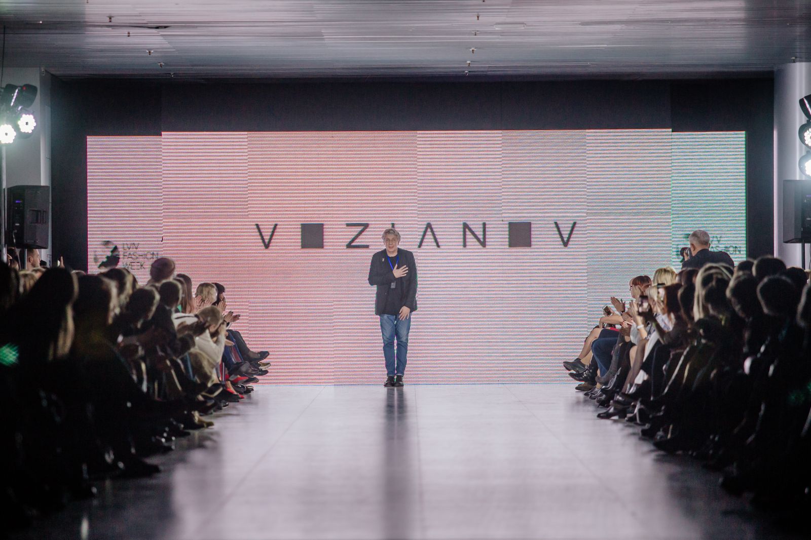 Не красотой единой: Федор Возианов представил коллекцию одежды нового поколения