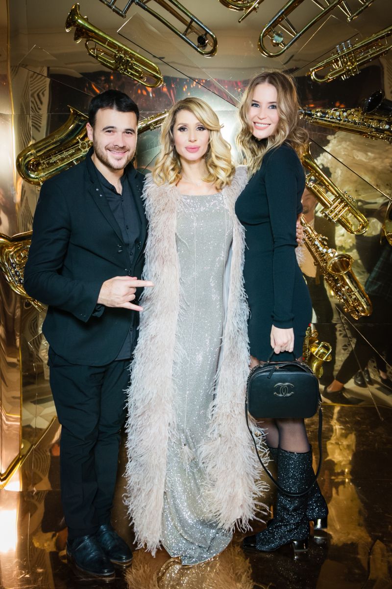 Пятиметровая картина и торт в человеческий рост: Светлана Лобода пышно отпраздновала 35-летие