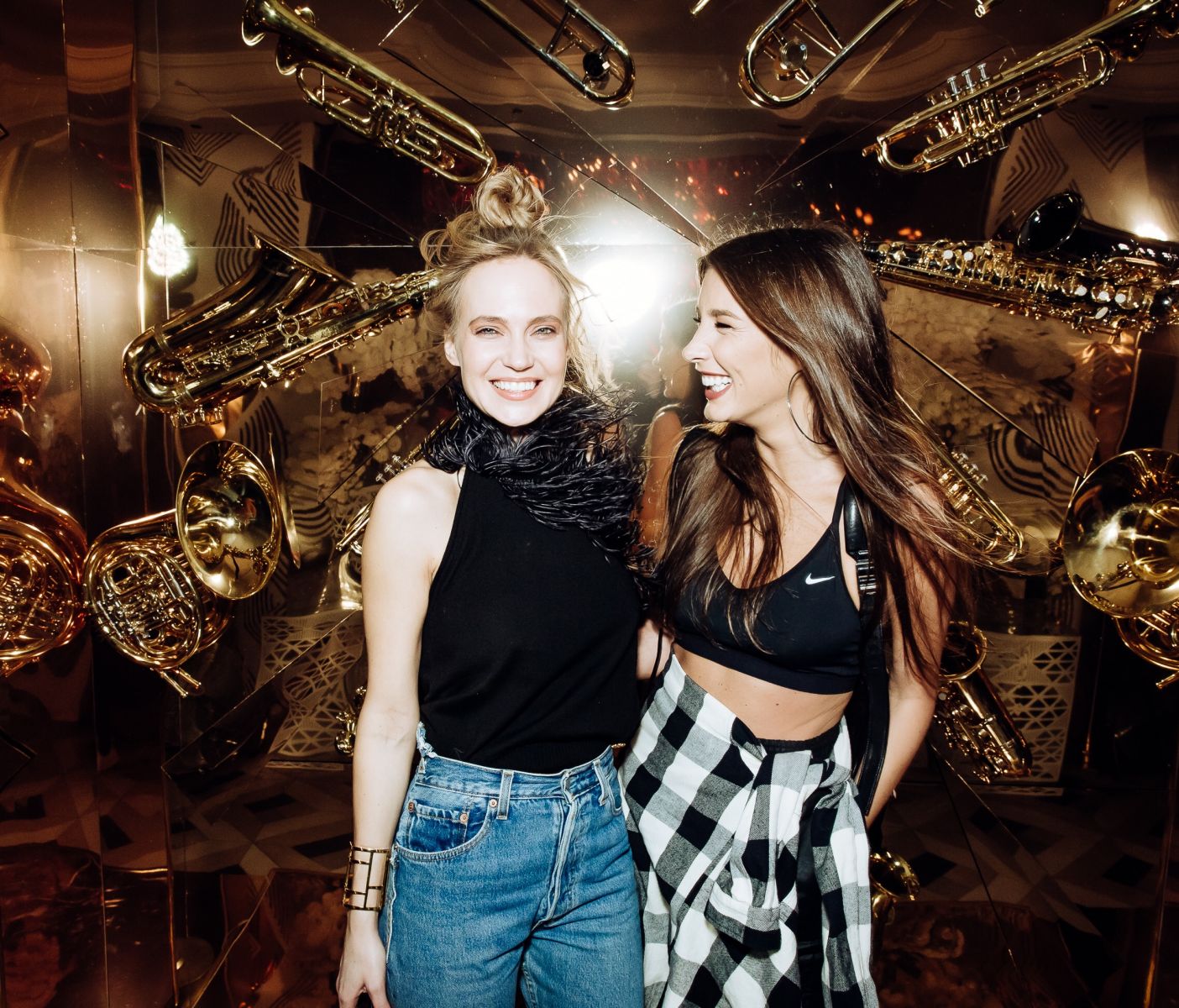 Пятиметровая картина и торт в человеческий рост: Светлана Лобода пышно отпраздновала 35-летие