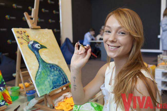 Звездный девичник Viva! Как известные украинки рисовали за бокалом вина