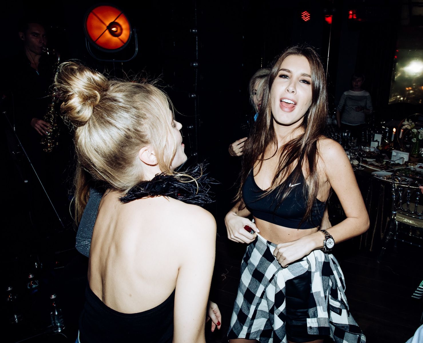 Пятиметровая картина и торт в человеческий рост: Светлана Лобода пышно отпраздновала 35-летие