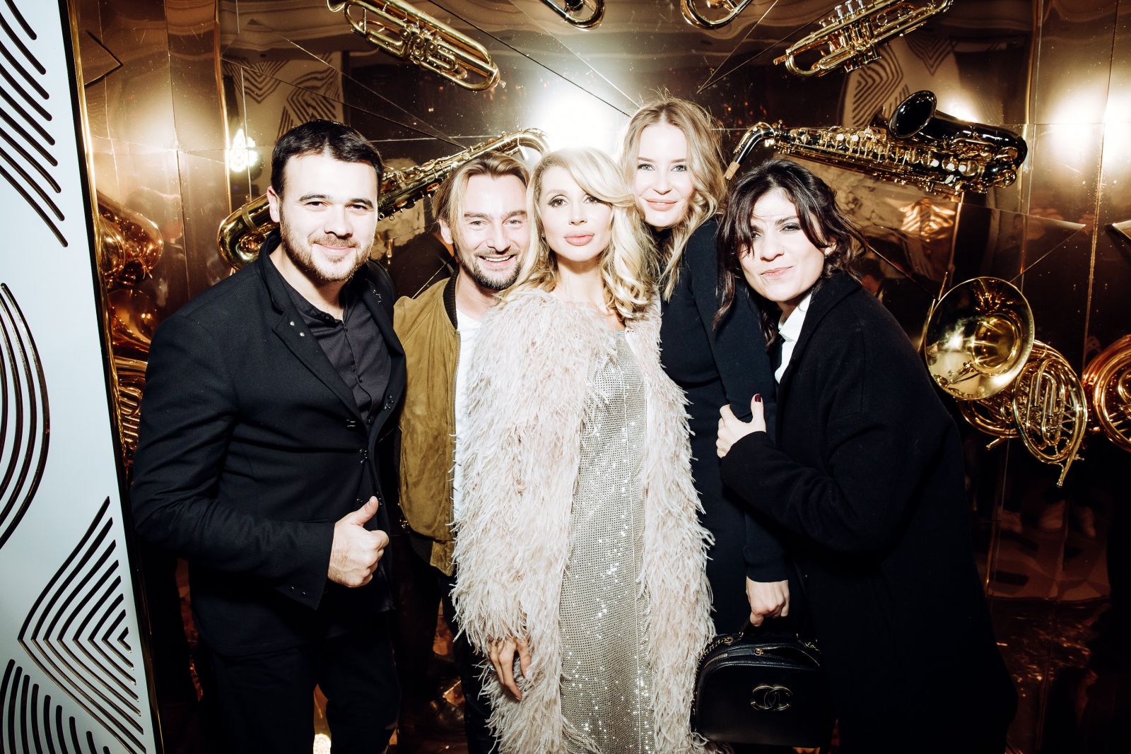 Пятиметровая картина и торт в человеческий рост: Светлана Лобода пышно отпраздновала 35-летие