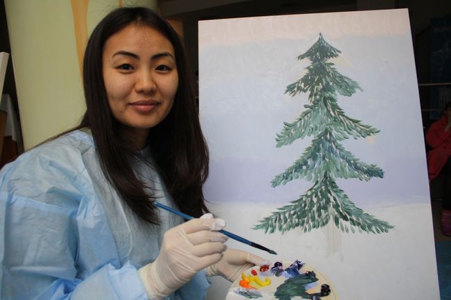 Украинские звезды посетили детский кардиоцентр и вместе с художниками создали картины для Зимнего Благотворительного аукциона.