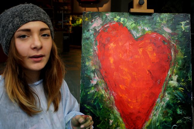 Украинские звезды посетили детский кардиоцентр и вместе с художниками создали картины для Зимнего Благотворительного аукциона.