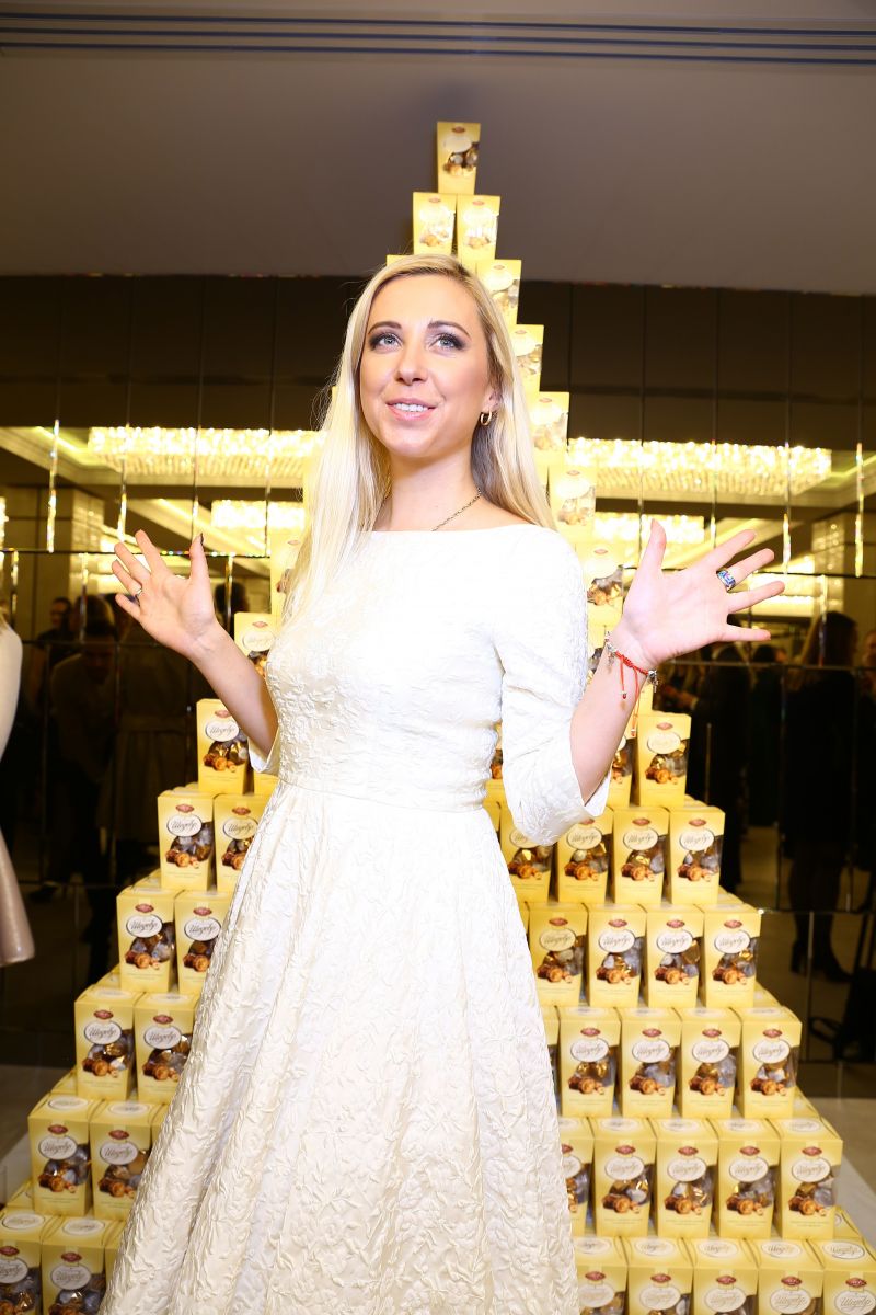 Нежнее нежного: Тоня Матвиенко блистает на красной дорожке в белом платье