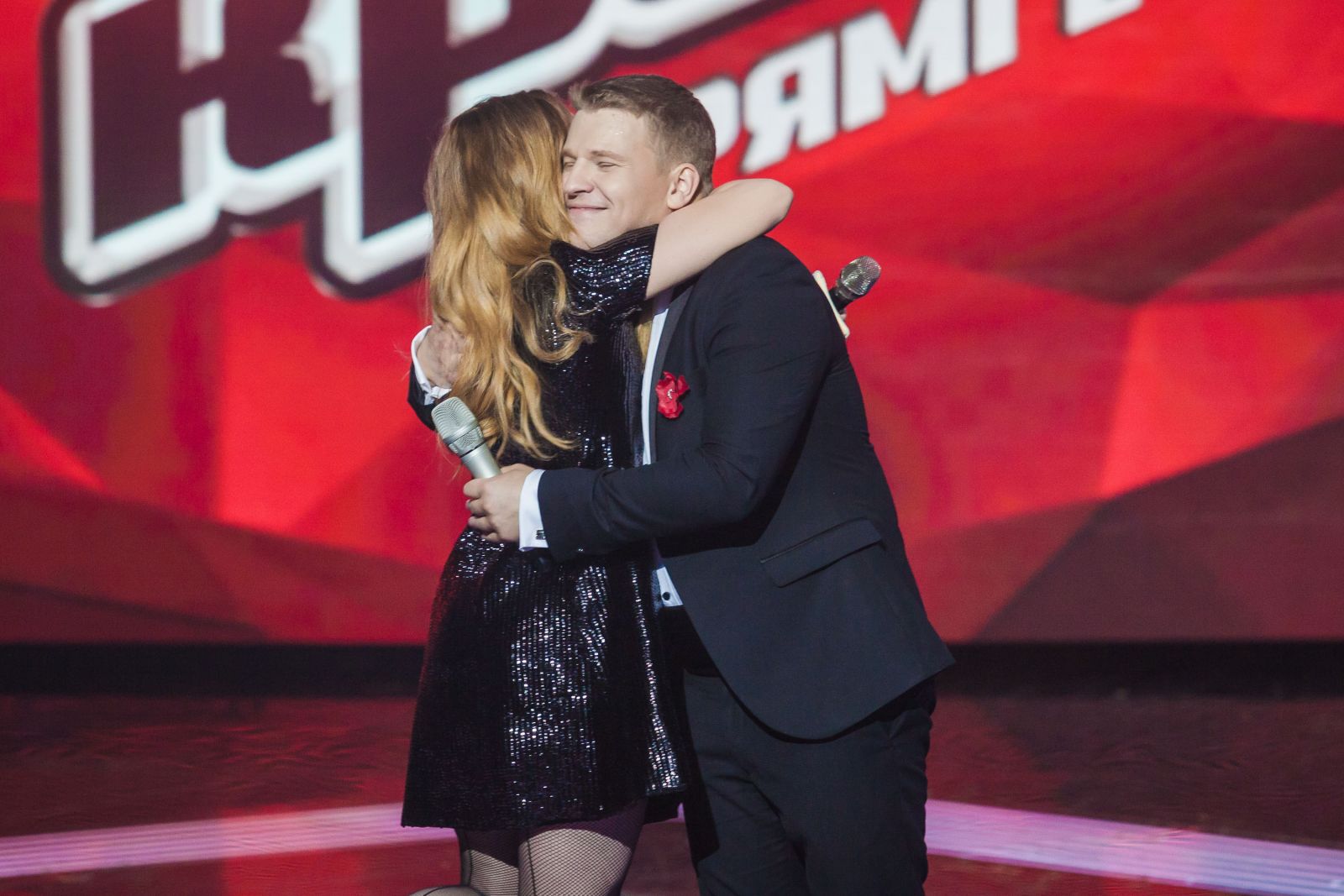 Тина Кароль в платье от Louis Vuitton на шоу Голос країни 5