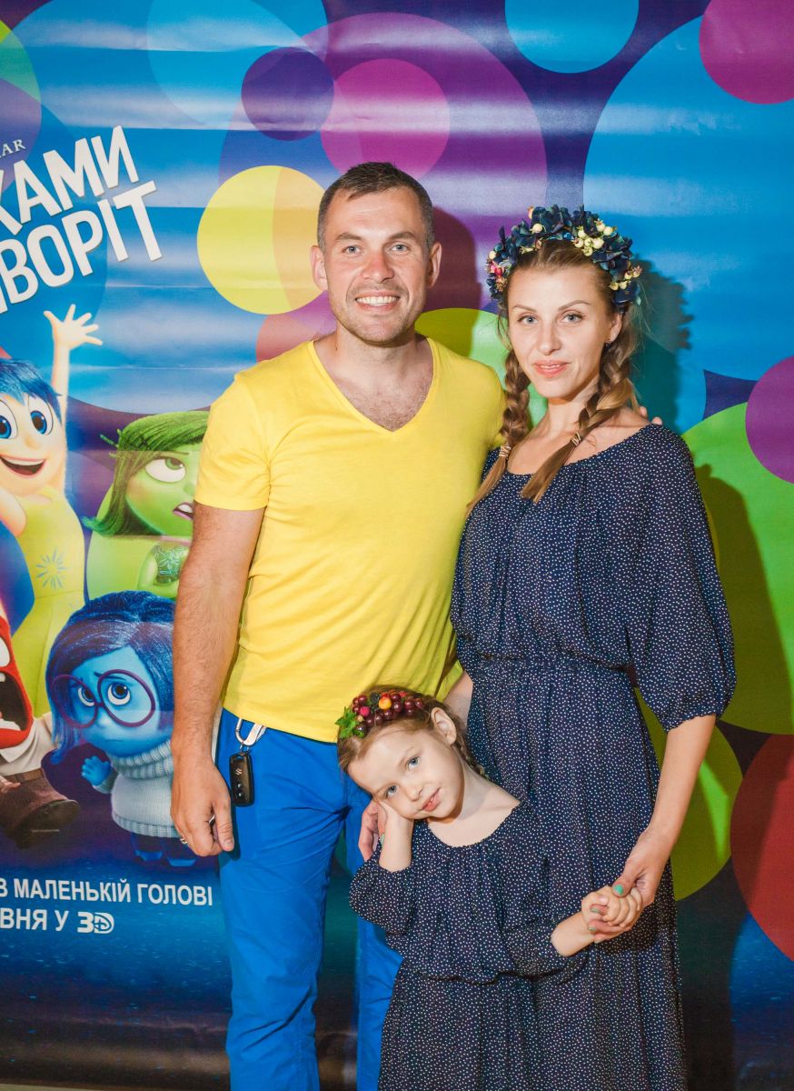 ГЕннадий Попенко с женой Ириной и дочерью Варей