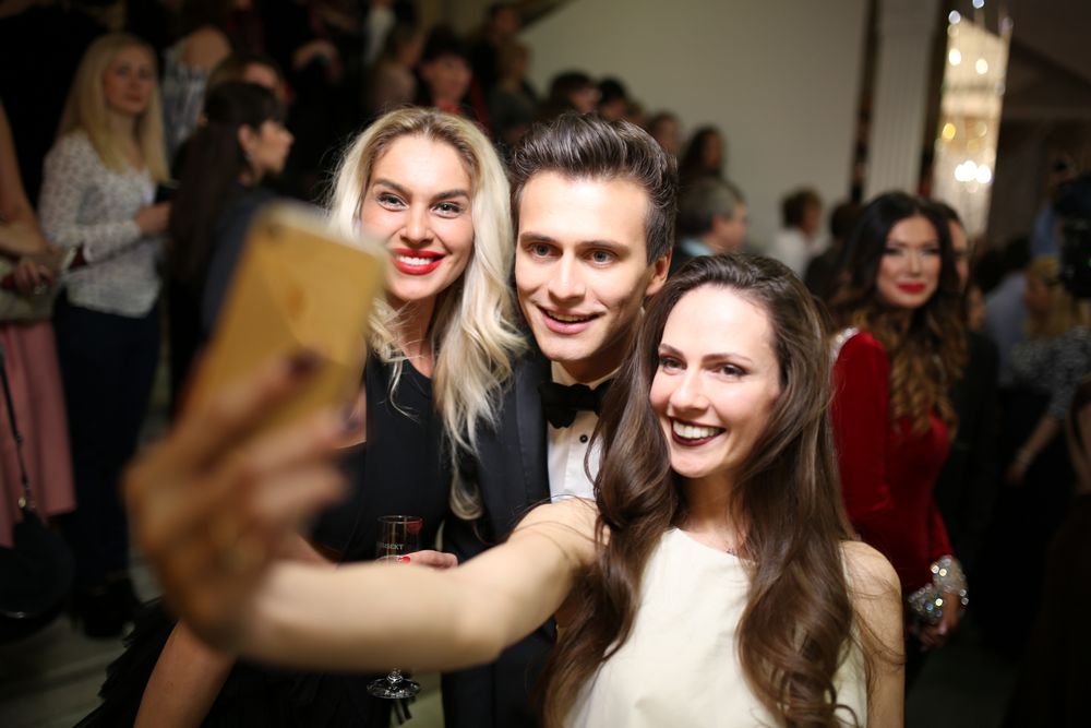 За кадром: как звезды делали селфи на церемонии "Viva!Самые красивые-2017"