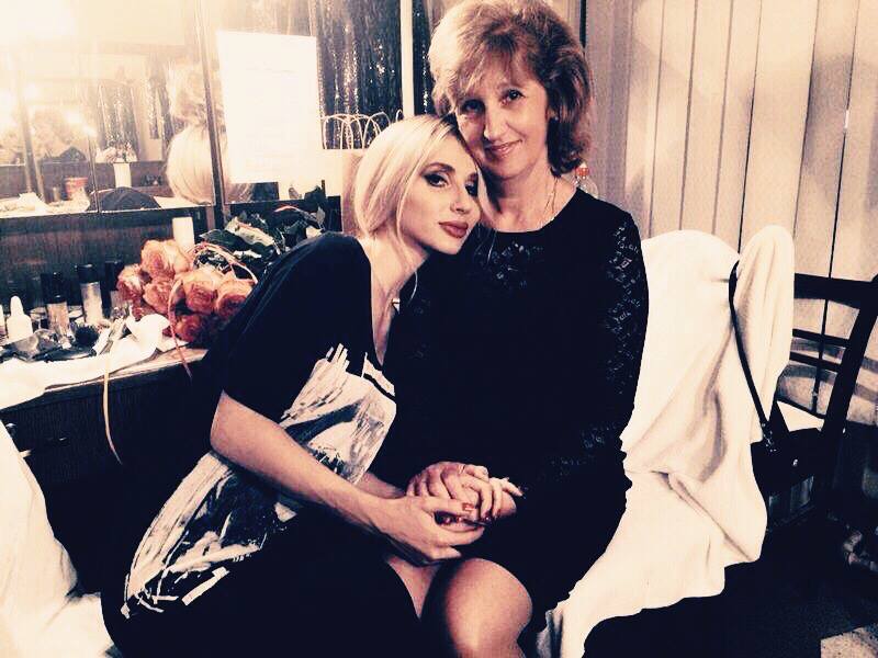 Мама Лободы подалась в политику