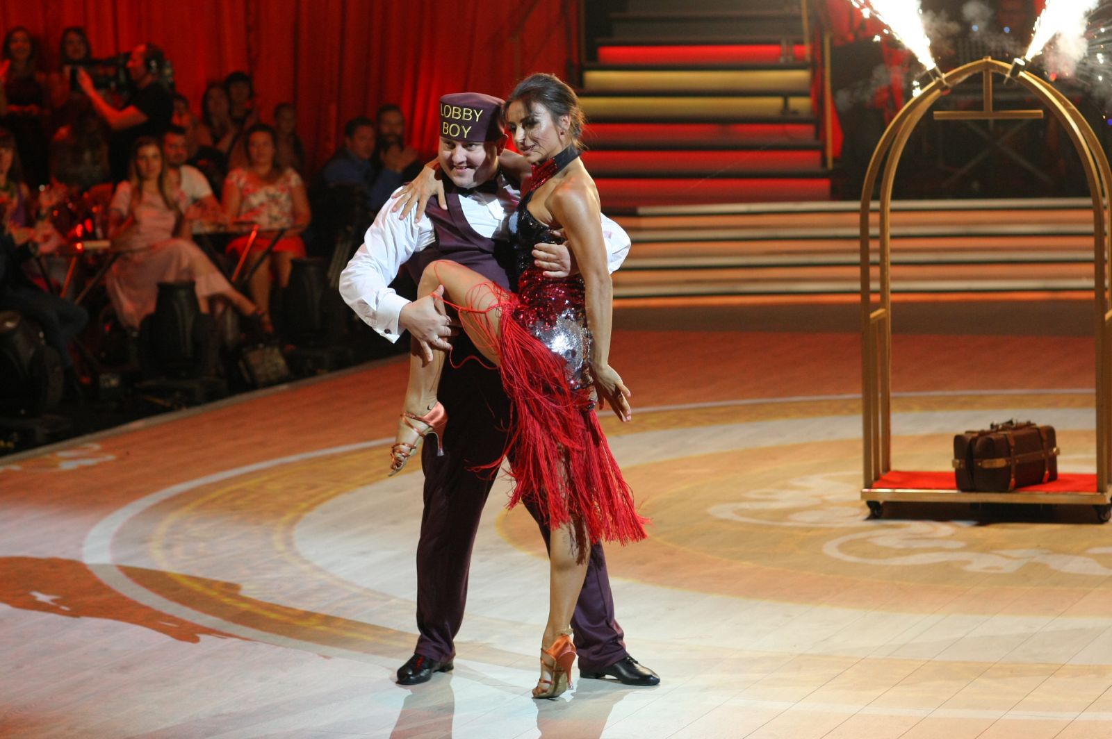 Танці з зірками