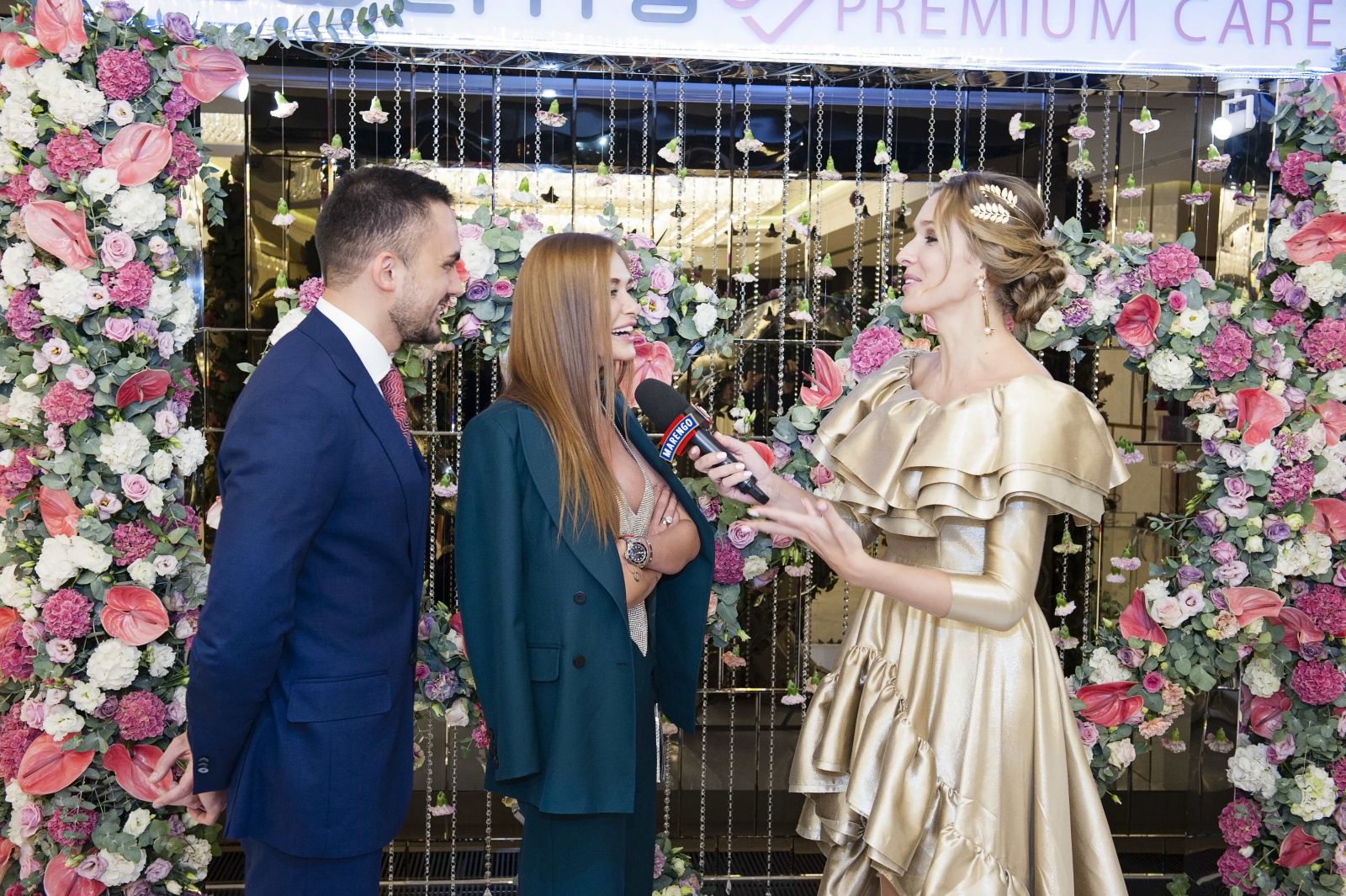 Яркие цвета и модные фасоны: какие наряды выбрали Тина Кароль, Катя Осадчая и другие звезды на "Viva! Бал"