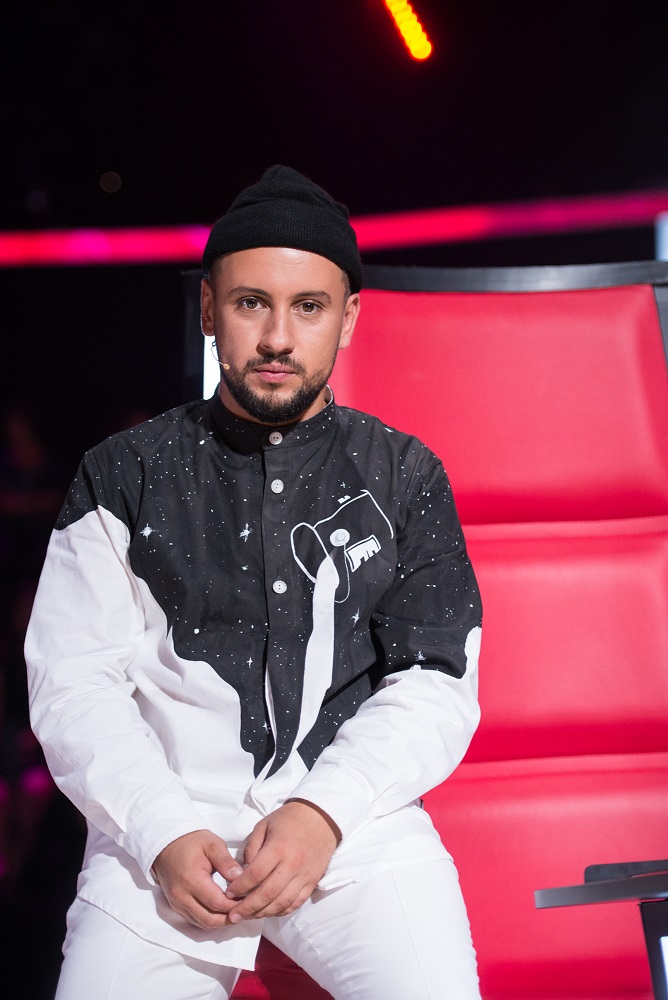 Команда "монатиков" из "Голос.Діти-3" трогательно поздравили своего тренера с днем рождения