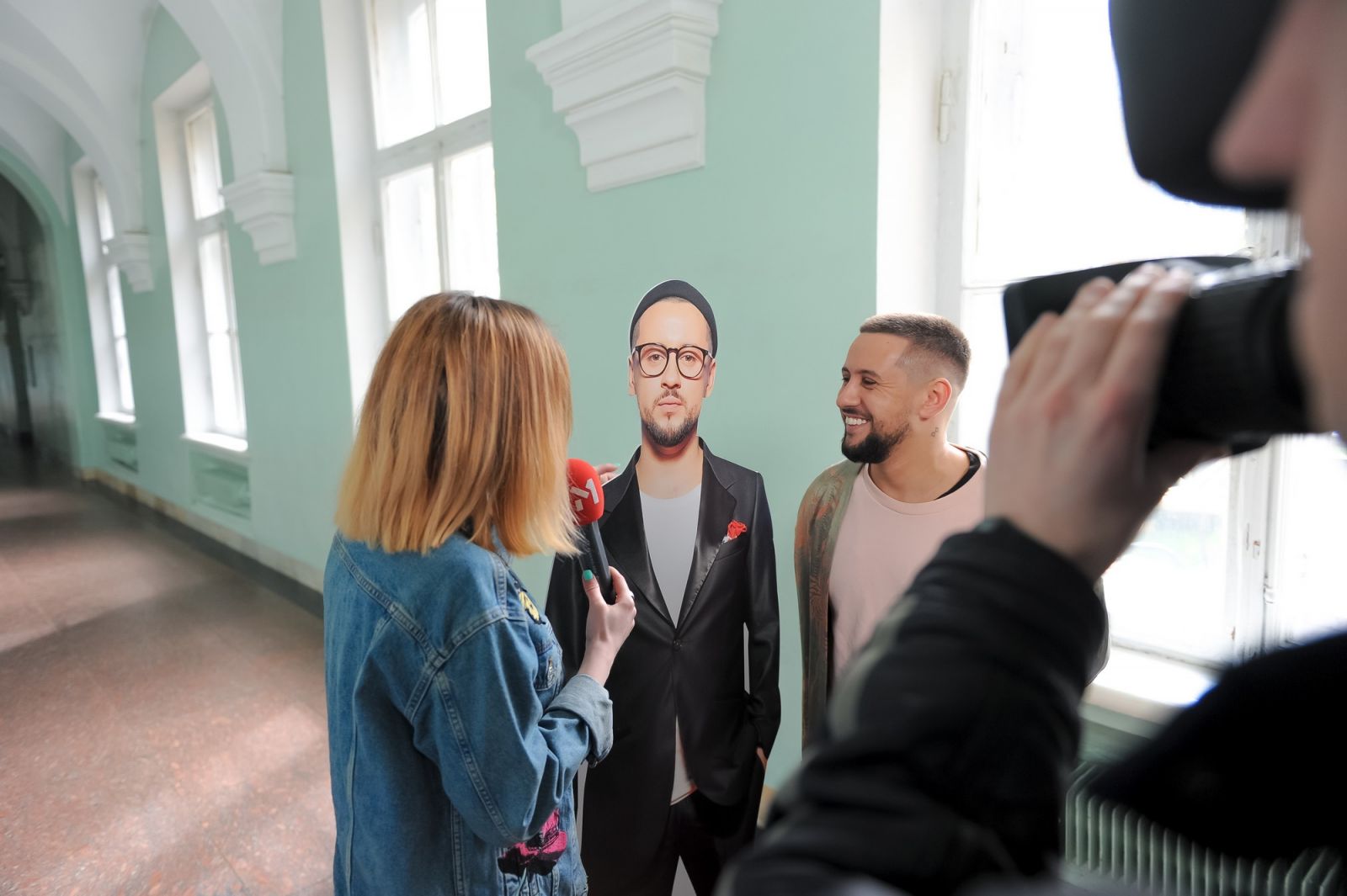 Фигура в полный рост и встреча с фанатами: Monatik отметил 31-летие на съемках нового клипа