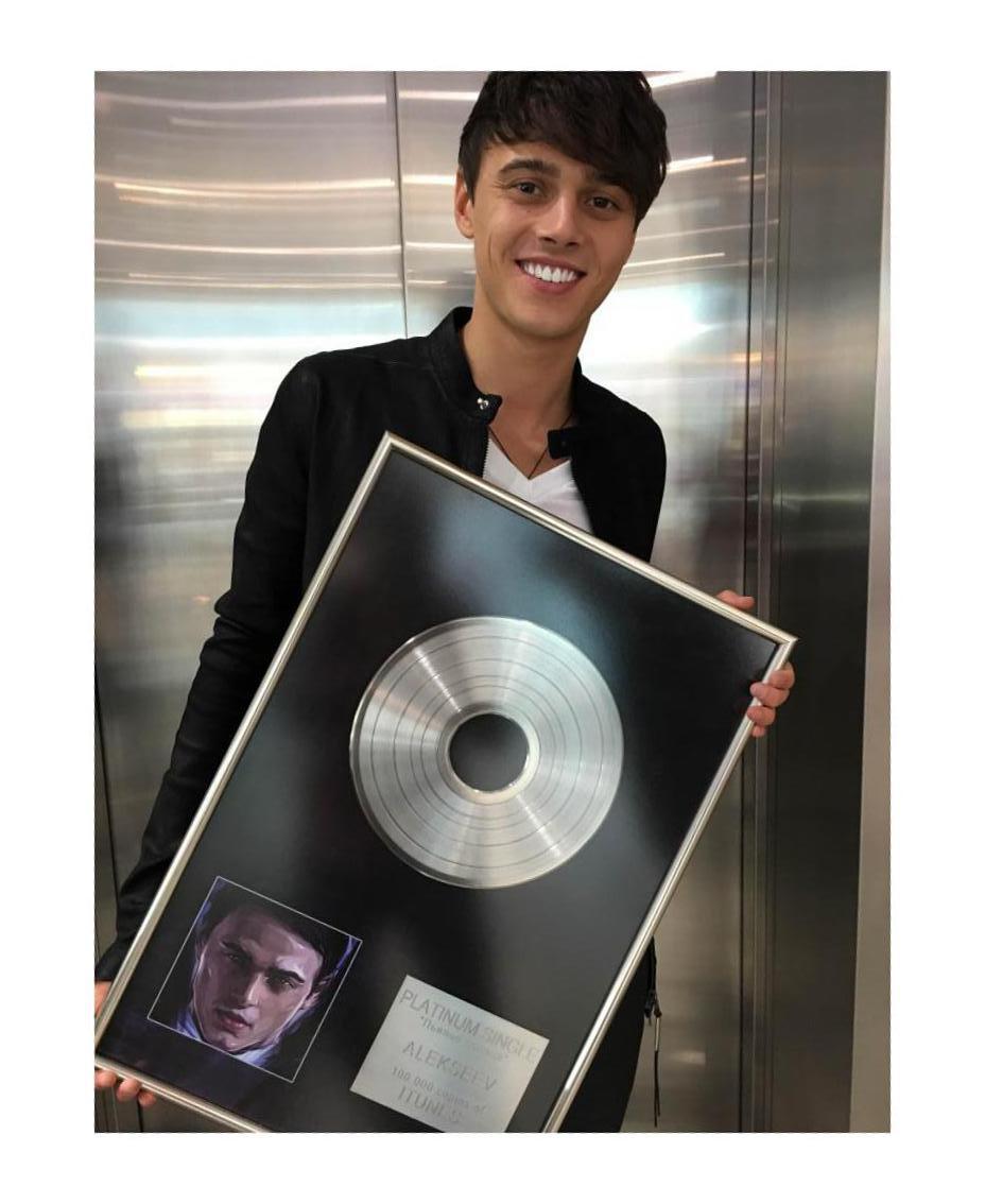 Alekseev стал первым в Украине обладателем платинового сингла в iTunes!