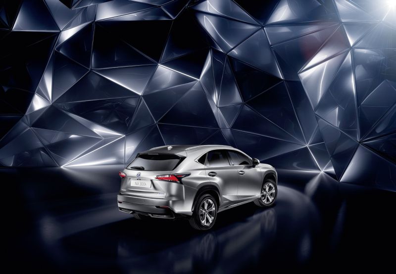 Новый Lexus NX уже можно заказать в Украине