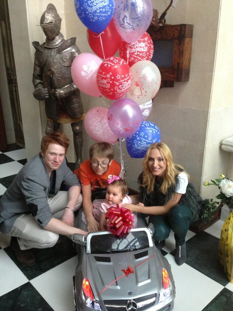 День рождение Клавдии Орбакайте в замке Аллы Пугачевой с Филиппом Киркоровым. март 2013