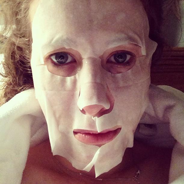 Ксения Собчак шокировала лицом в маске