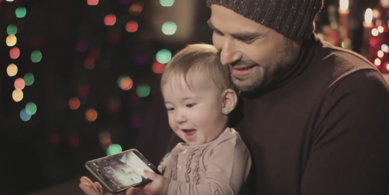 Красавец-муж Алены Мозговой Владимир Ткаченко снял 10-месячную дочь в новом видео