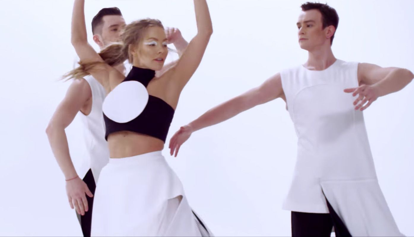 Алена Шоптенко сменила имидж и сняла потрясающее танцевальное видео